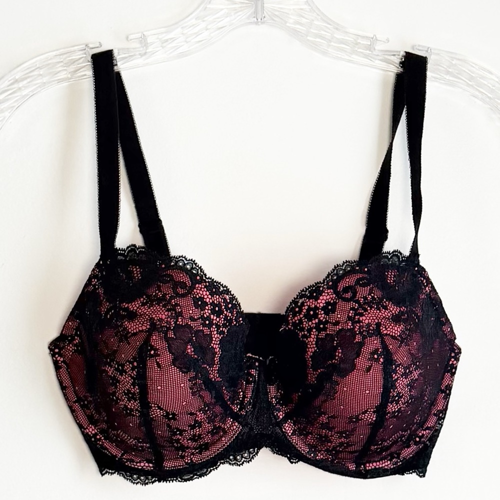 Victoria’s Secret Dream Angels Black and Pink Lace, Lined Demi Bra